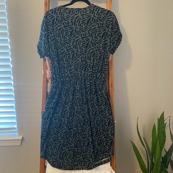 NWT Banana Republic Dress with Pockets! - Picture 4 of 9